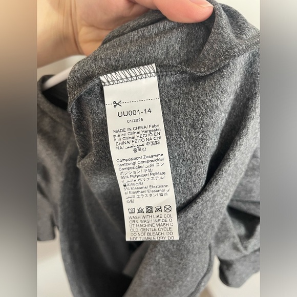 Dog Mom Tshirts for Women Funny Dog Paw Graphic Print Short Sleeve O Neck NWT - Picture 7 of 8